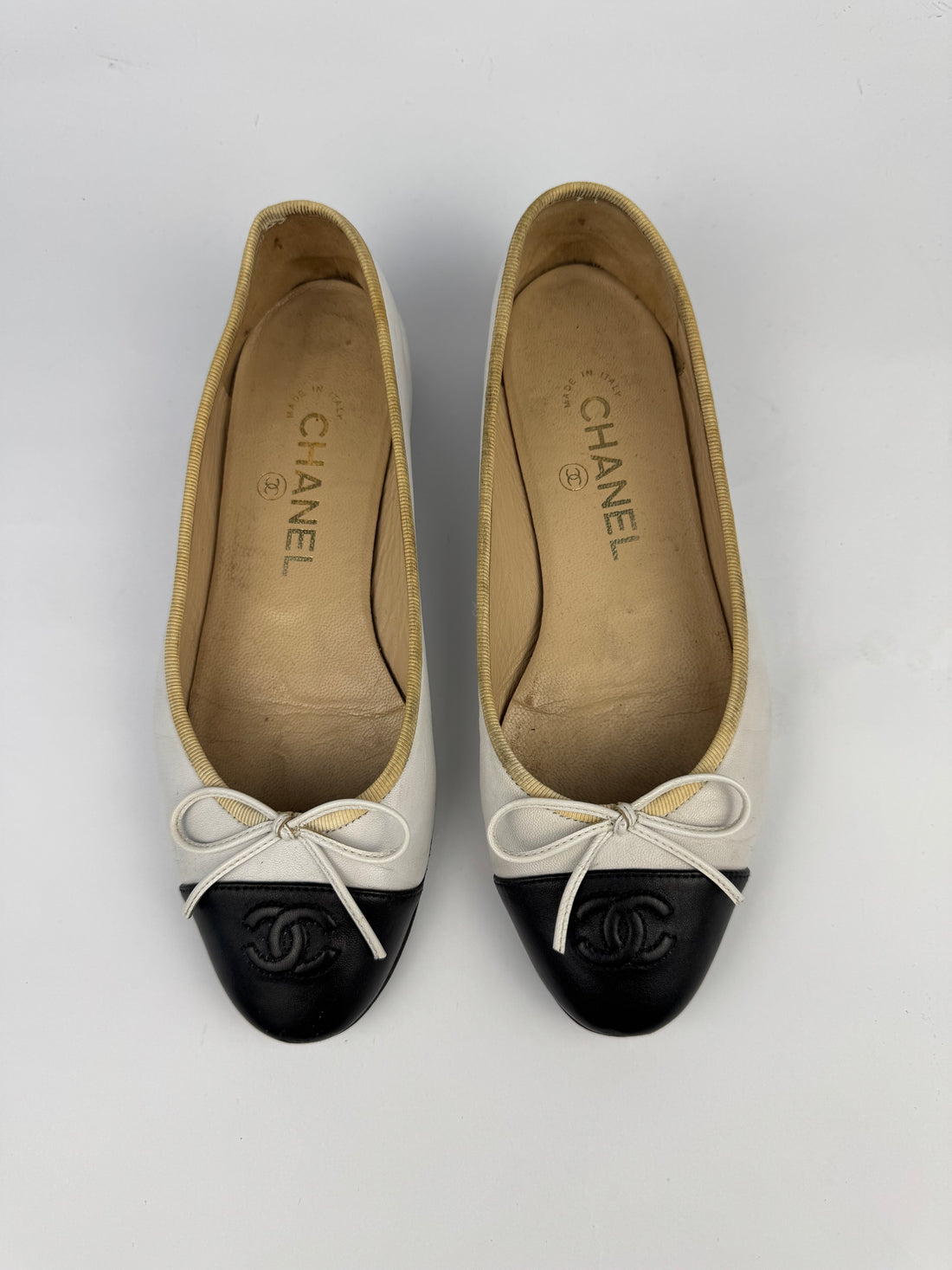 Authentic Chanel Ballet Flat Pumps (36.5)