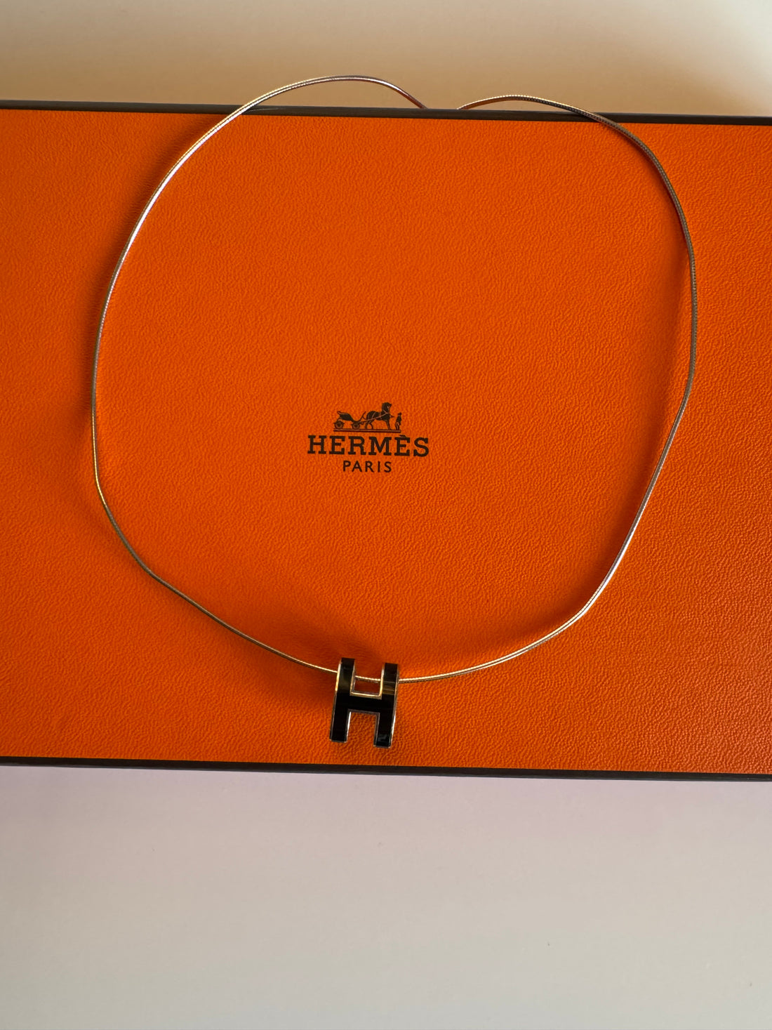 Hermès Pop H Necklace – Black Enamel Pendant on Silver Wire Choker