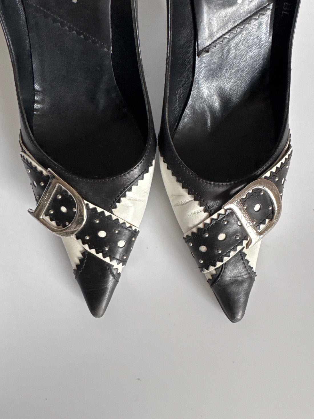 Dior Black & White Leather Buckle Pumps (35.5)
