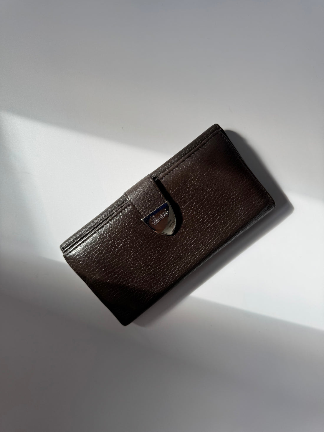Gucci Vintage Brown Leather Wallet with Silver-Tone Logo Clasp