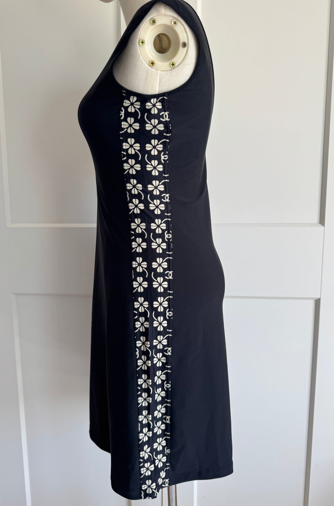 Vintage Chanel 2001 Sleeveless Midi Dress size 38