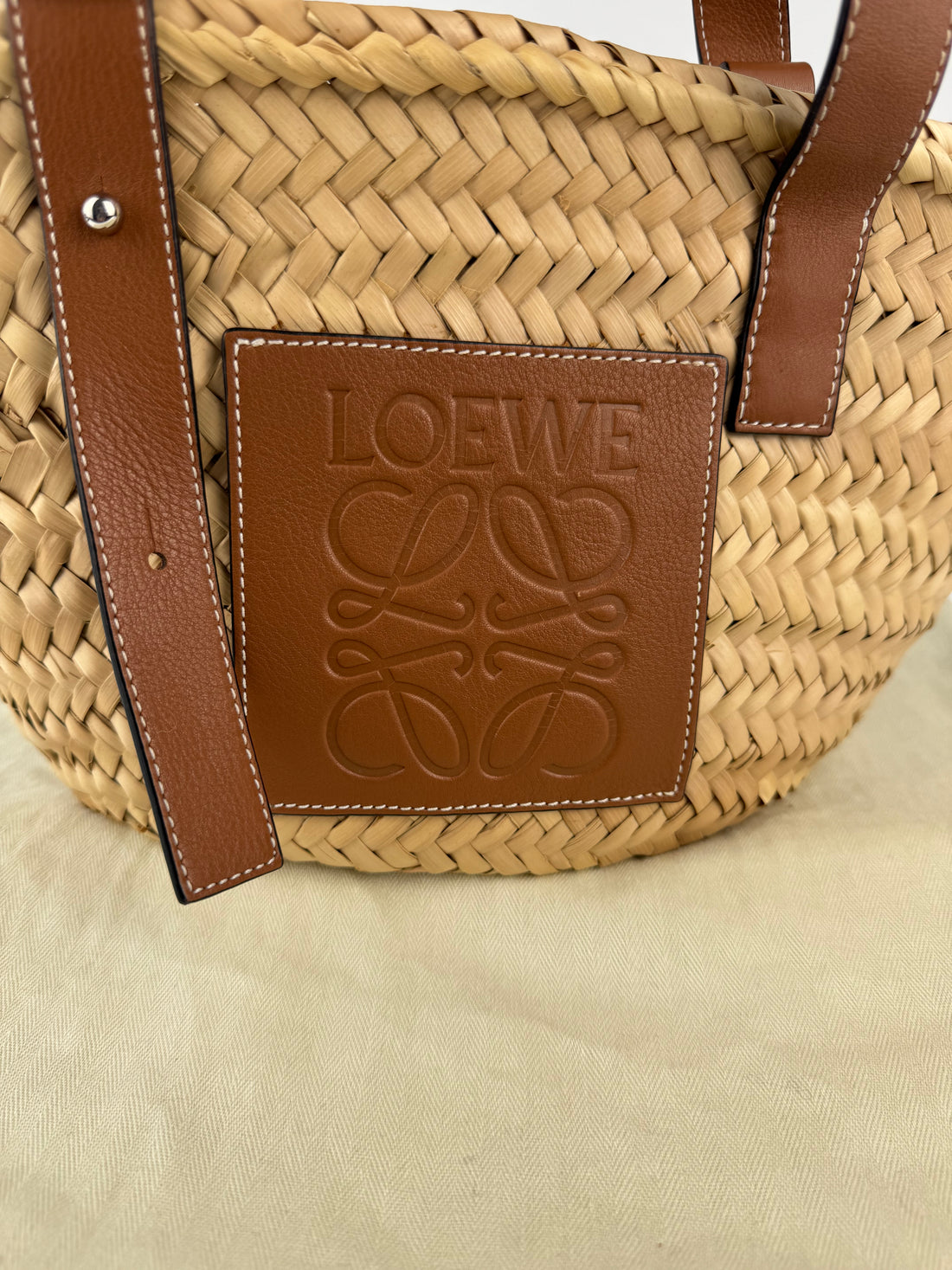 Loeve Raffia Basket Tote Bag (2019)