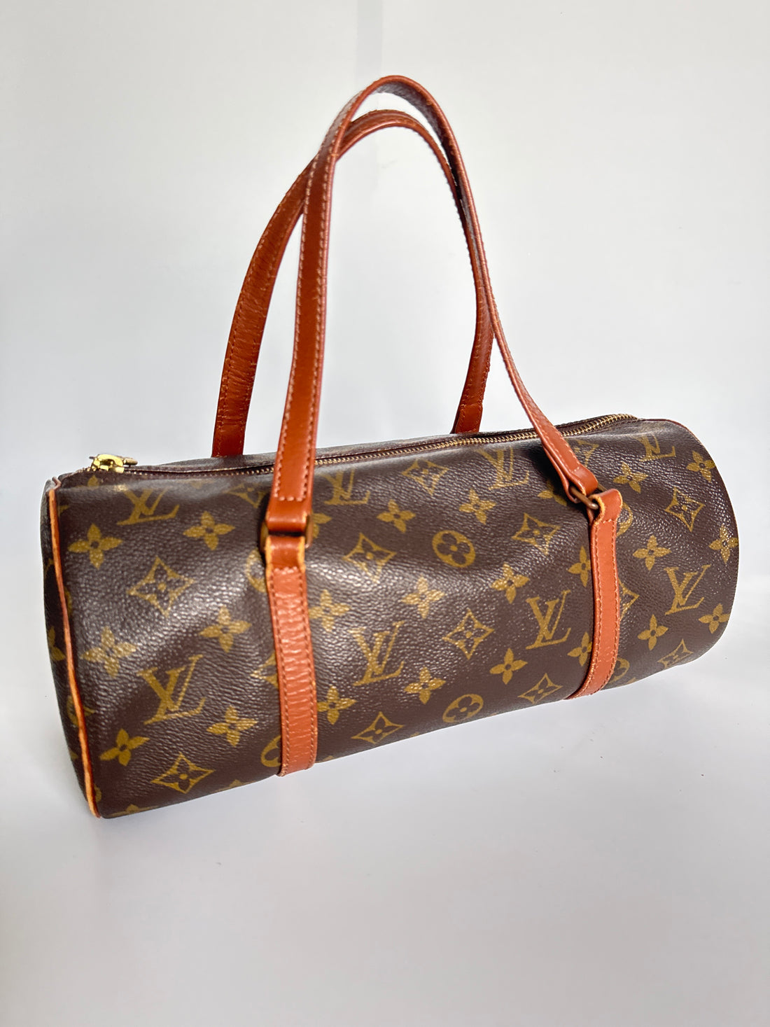 2000s Vintage Louis Vuitton Papillon 26 Monogram