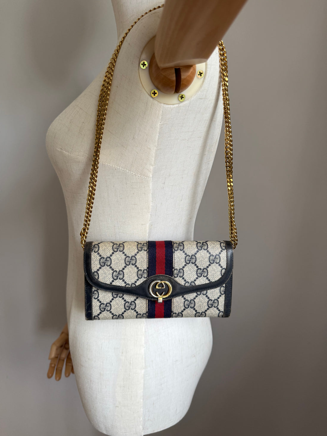 Gucci GG Supreme Wallet on Chain