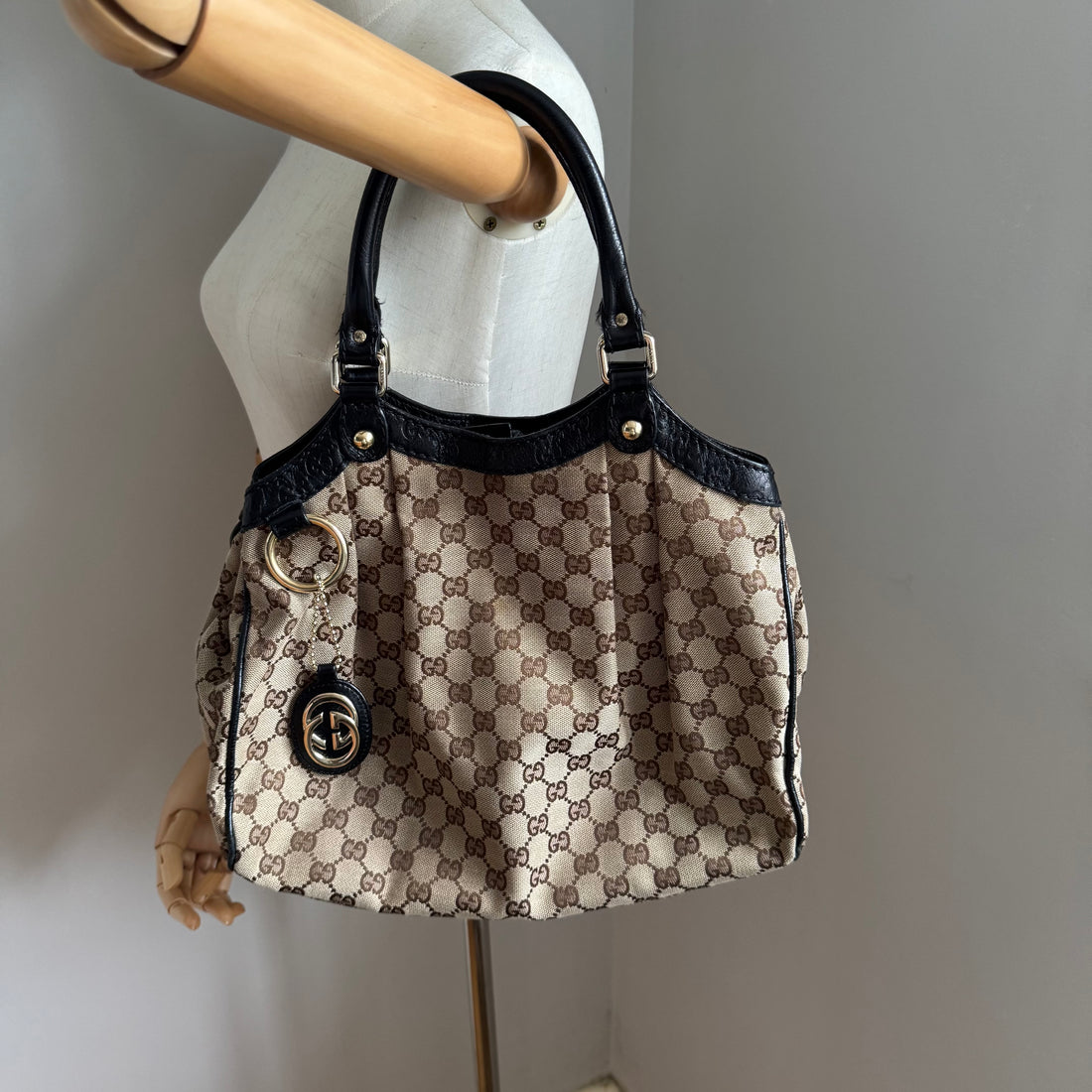 Gucci Sukey cloth handbag