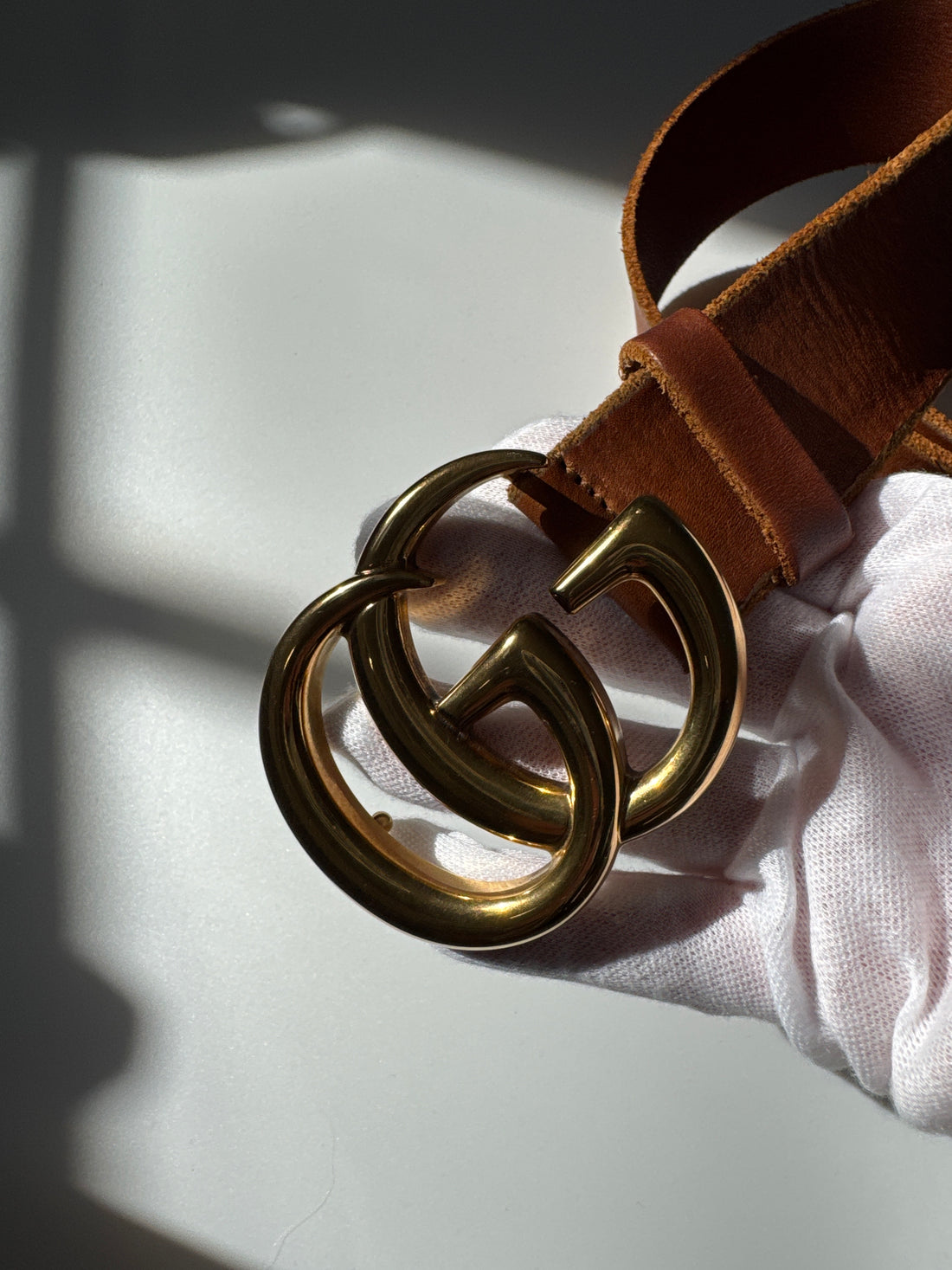 Vintage Gucci GG Logo Belt – Brown Leather with Oversized Gold Buckle
