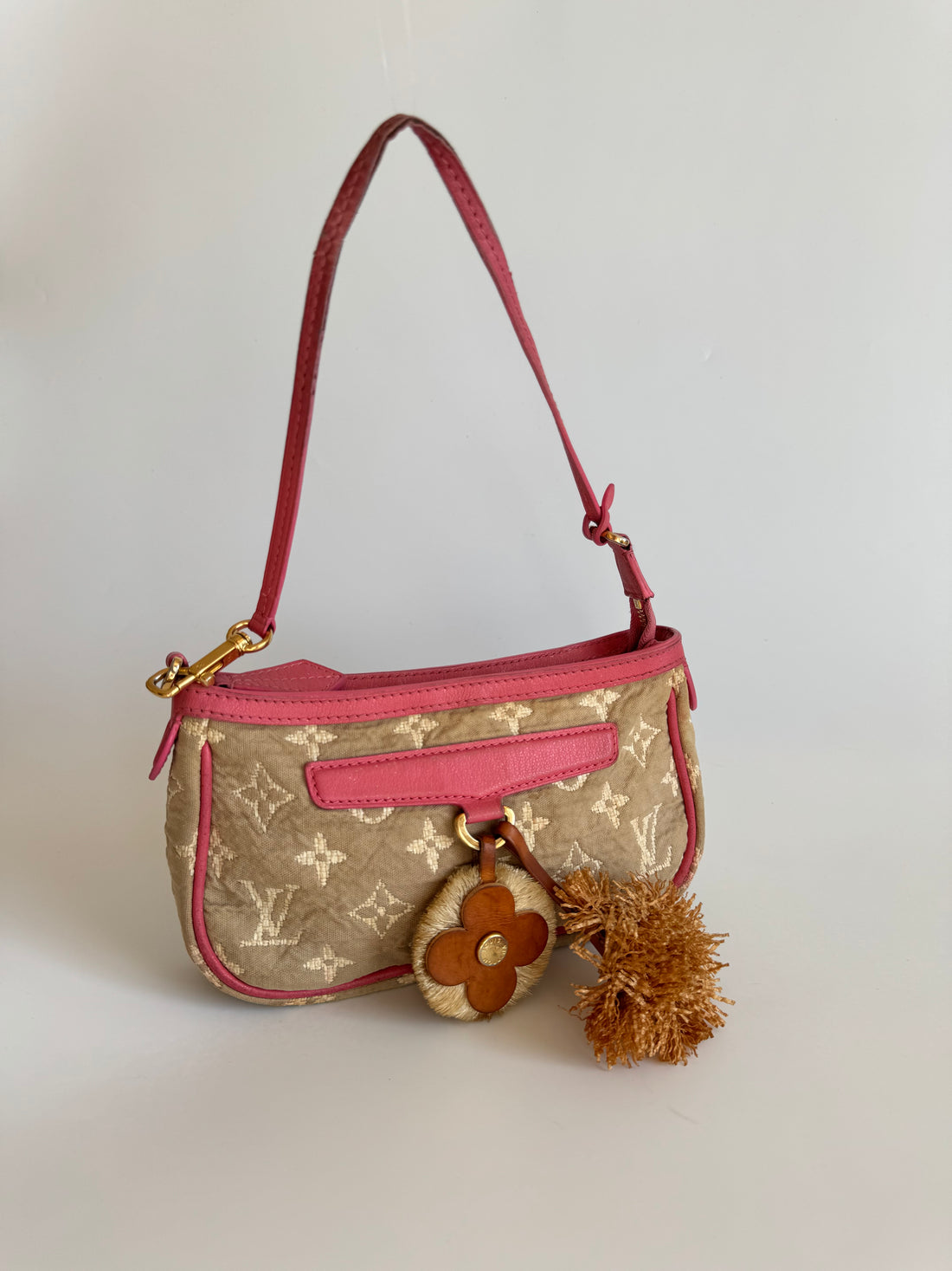 Louis Vuitton Limited Edition Monogram Sabbia Pochette Bag
